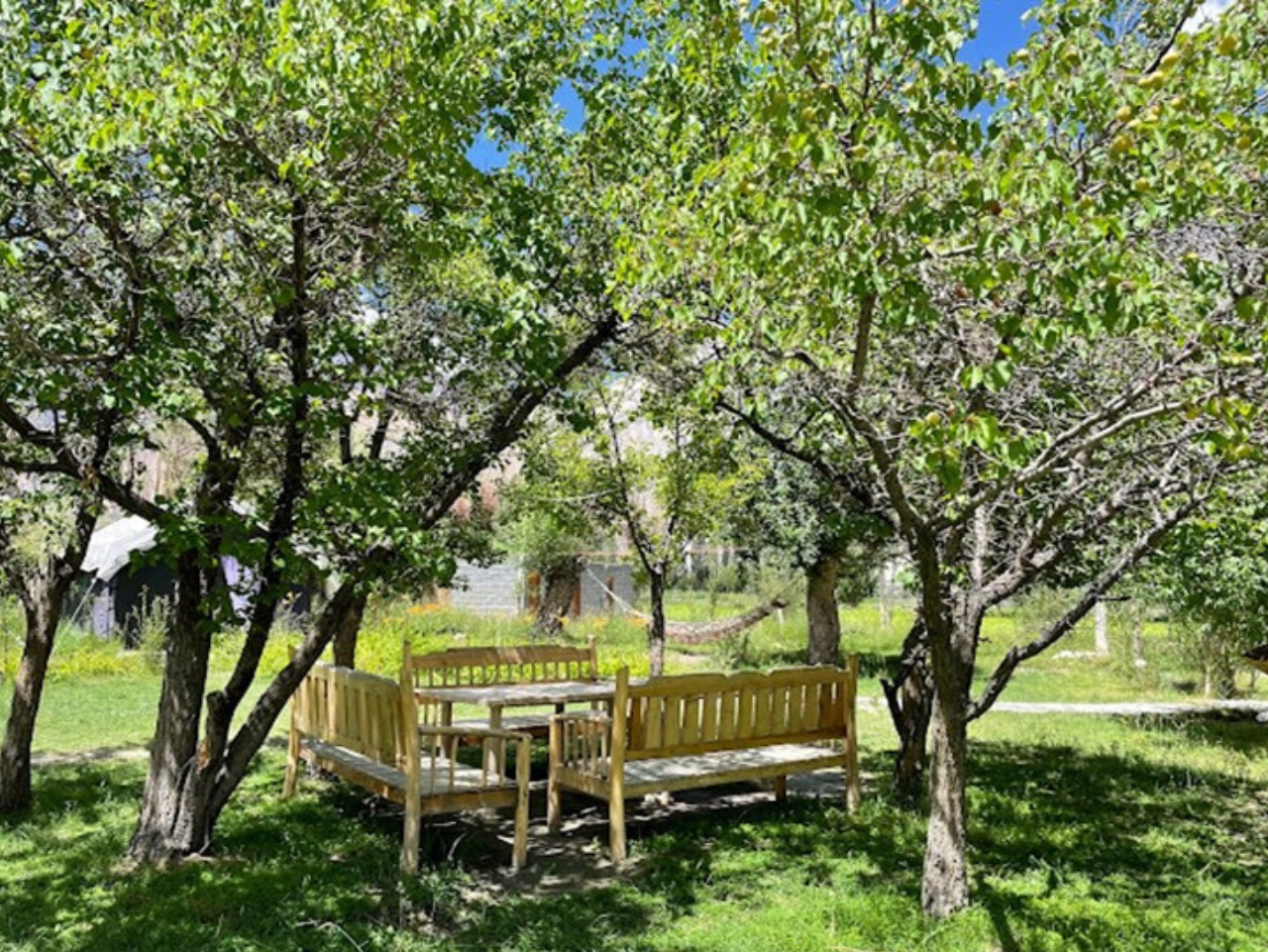 dowa-resort-outside-sitting-area